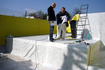 PVC hydroizolace ŽB vany budoucího interiérového bazénu.