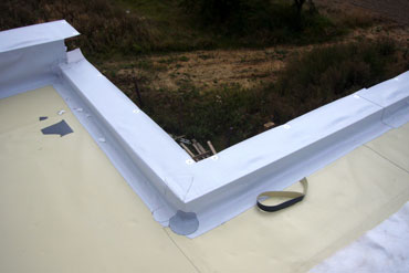 PVC folie střechy.
