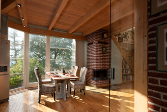 Entry to the living area - dining room